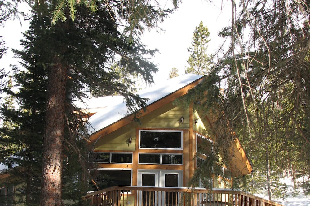 Photo of Outdoor in Crystal Lake