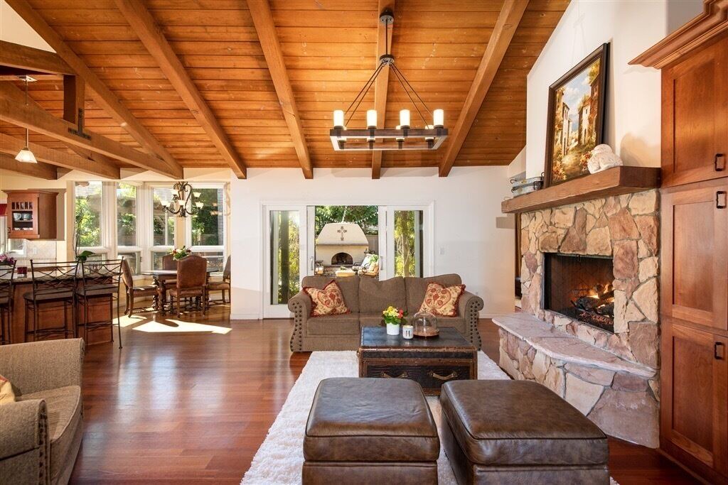 Photo of Livingroom in Rancho Santa Fe