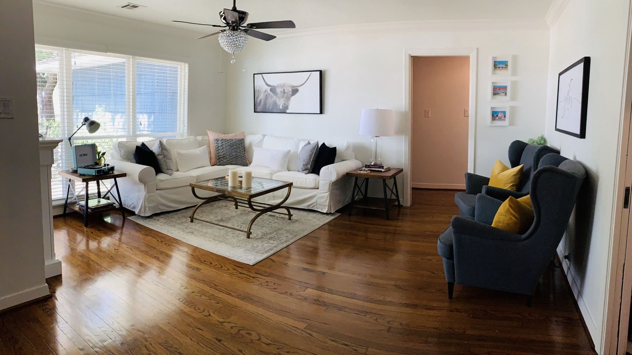 Photo of Livingroom in Spring Branch East