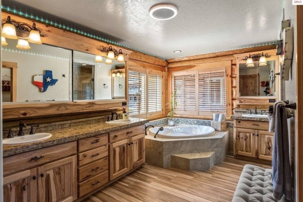 Photo of Bathroom in Sagle