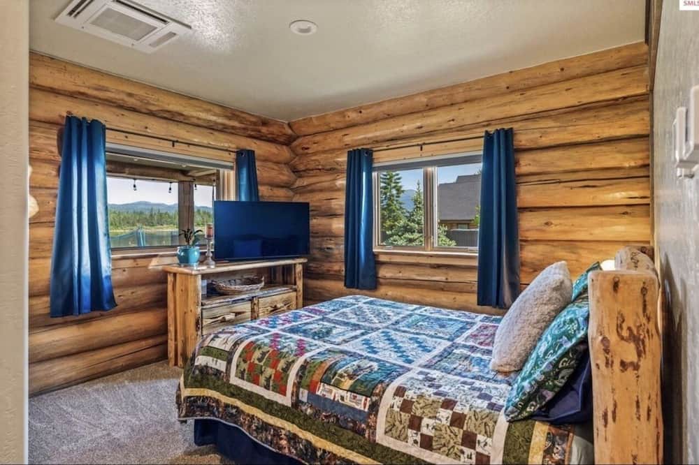 Photo of Bedroom in Sagle