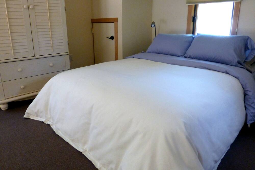 Photo of Bedroom in Riverfront