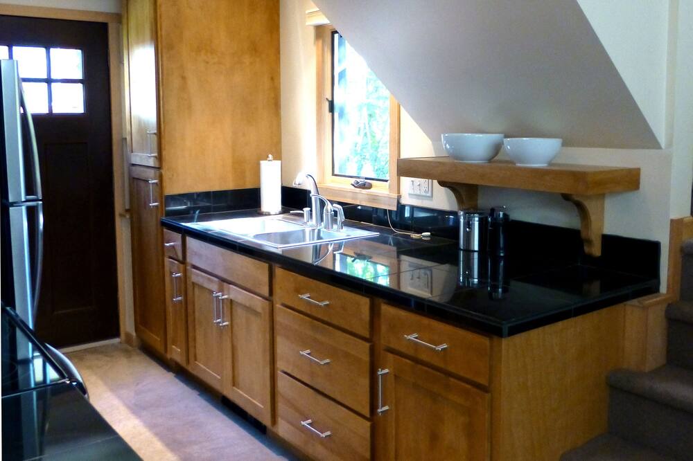 Photo of Kitchen in Riverfront
