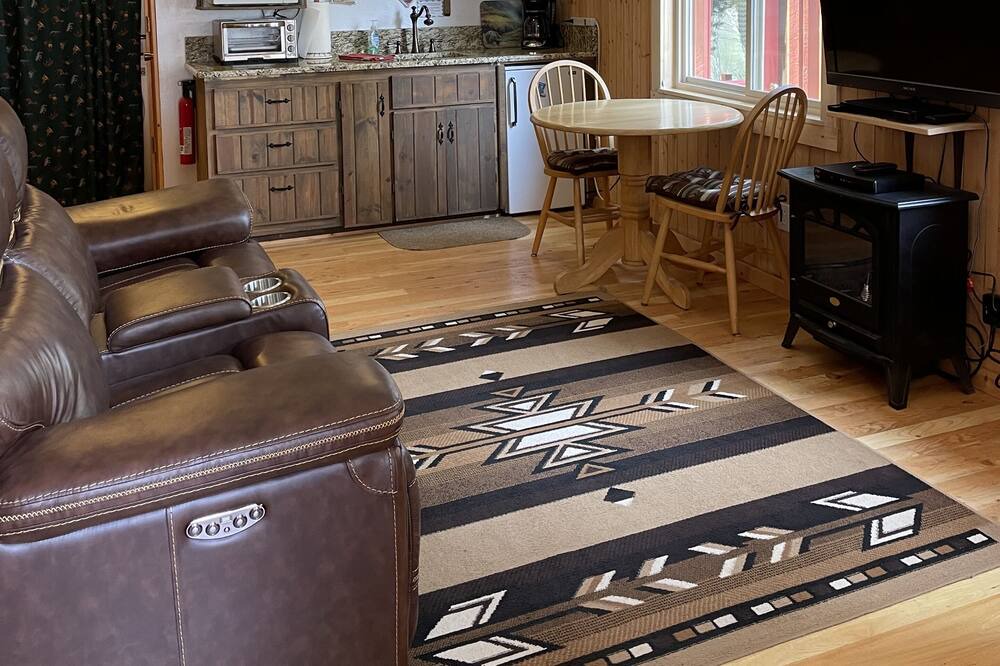 Photo of Livingroom in Island Park