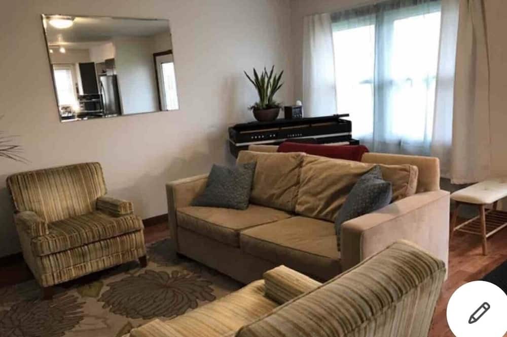 Photo of Livingroom in North Liberty