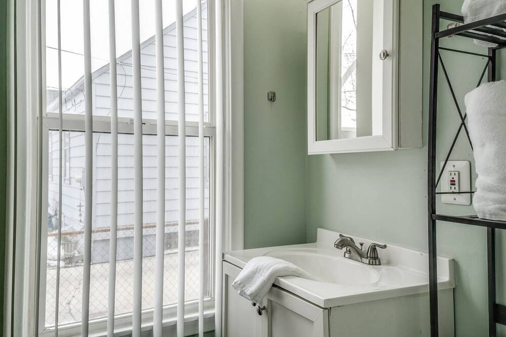 Photo of Bathroom in Pontiac