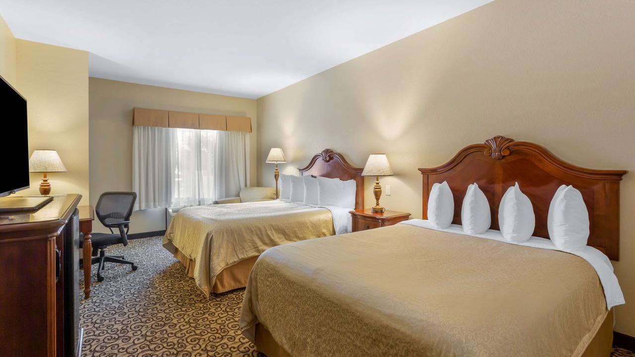 Photo of Bedroom in Frontier