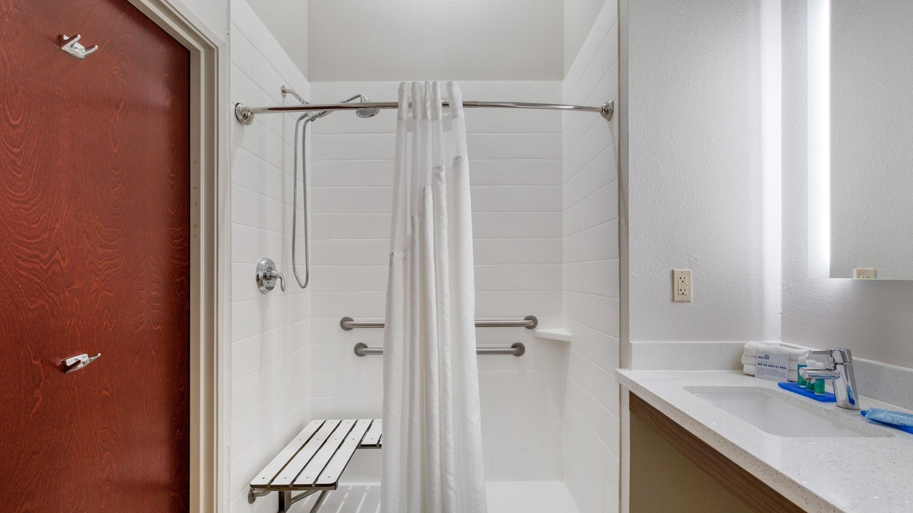Photo of Bedroom in Alvin