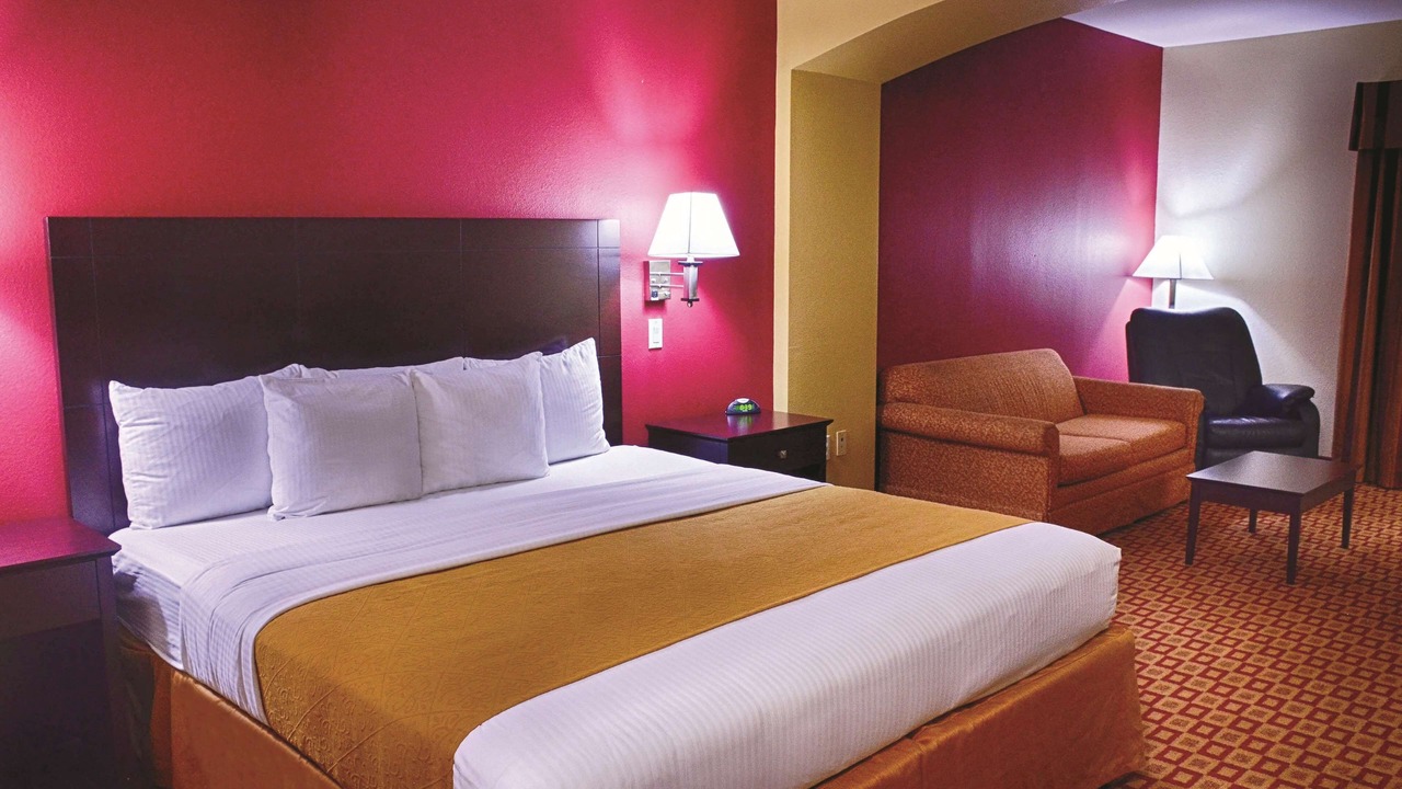 Photo of Bedroom in Alice