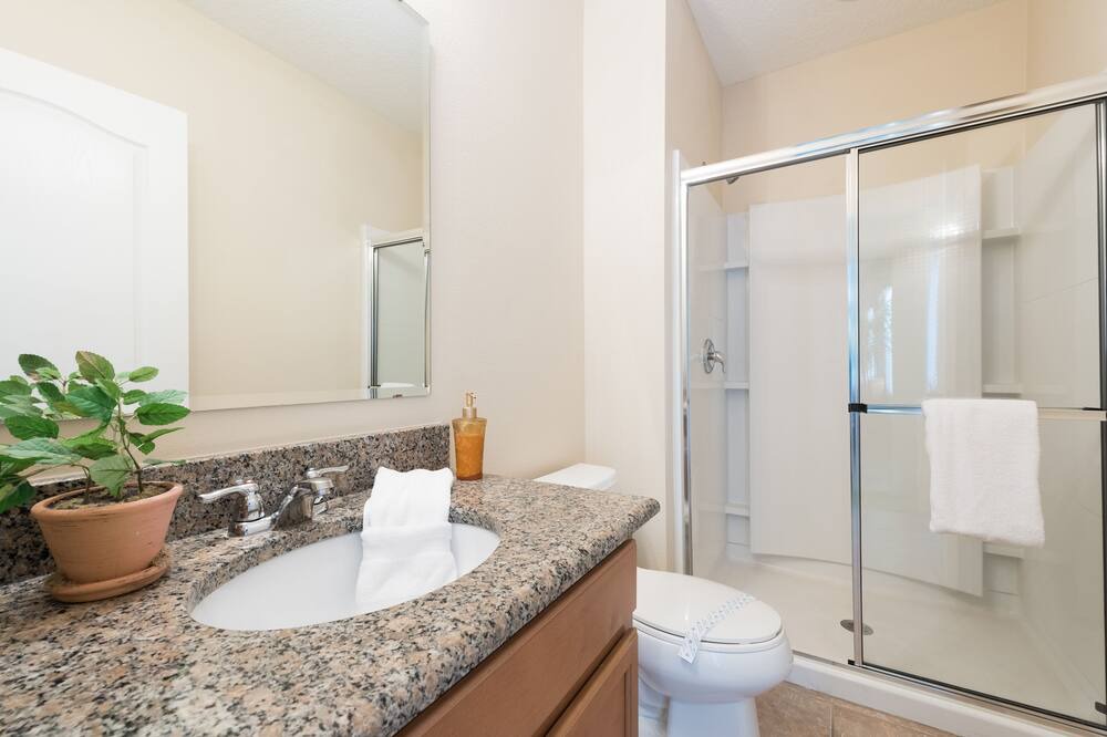 Photo of Bathroom in Cypress Pointe