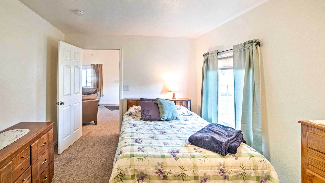Photo of Bedroom in Central - Terry