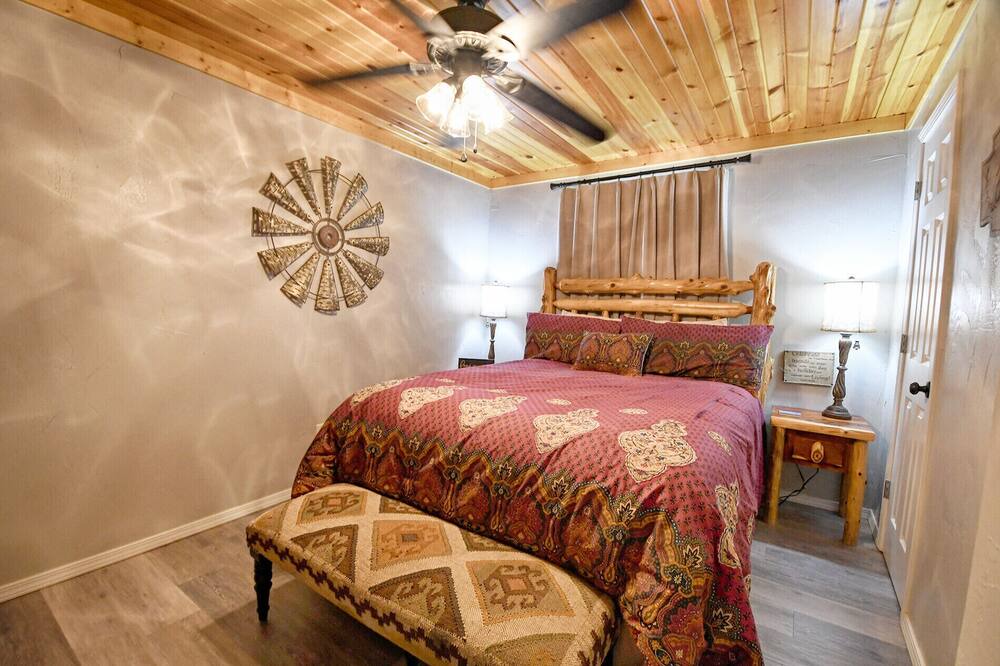 Photo of Bedroom in Gore