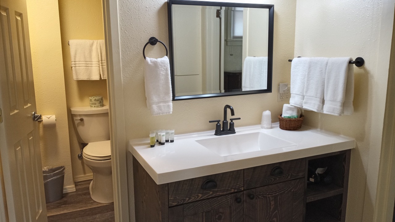 Photo of Bathroom in Gardiner