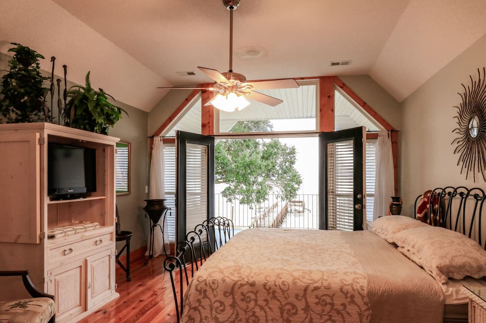 Photo of Bedroom in Russellville