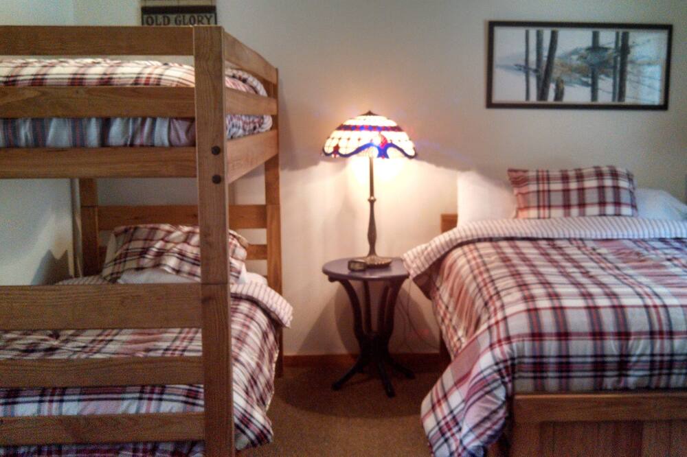 Photo of Bedroom in Pocono Pines