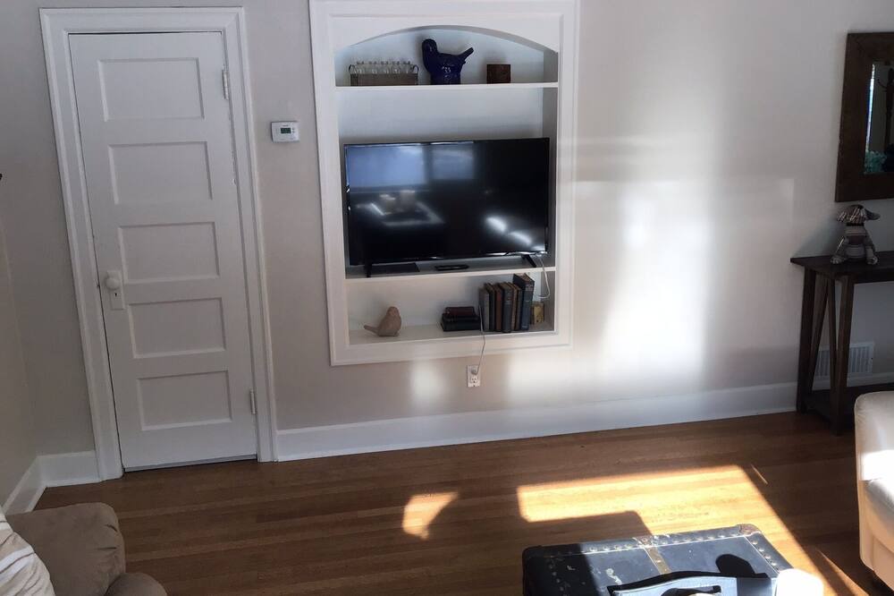 Photo of Bedroom in Kellogg