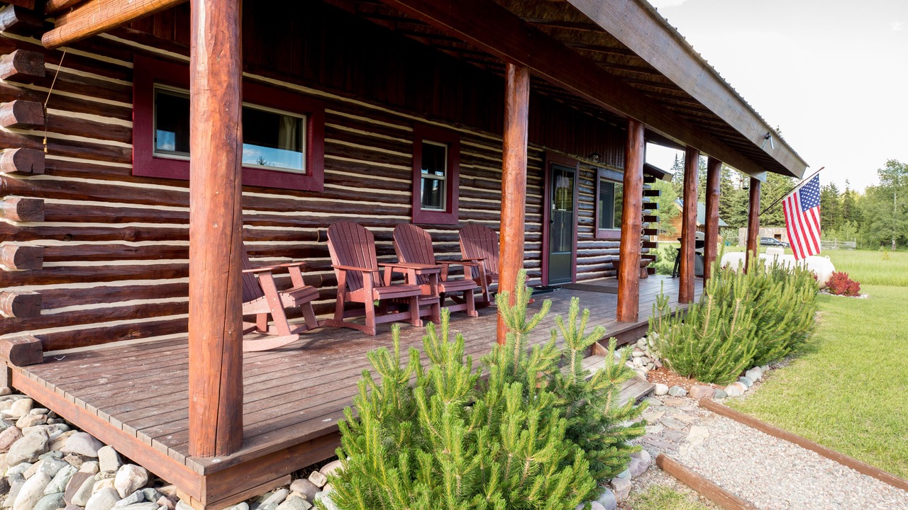 Photo of Patio Balcony in Polebridge