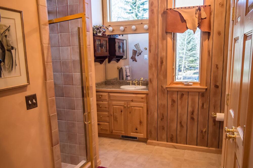 Photo of Bathroom in Teton Pines