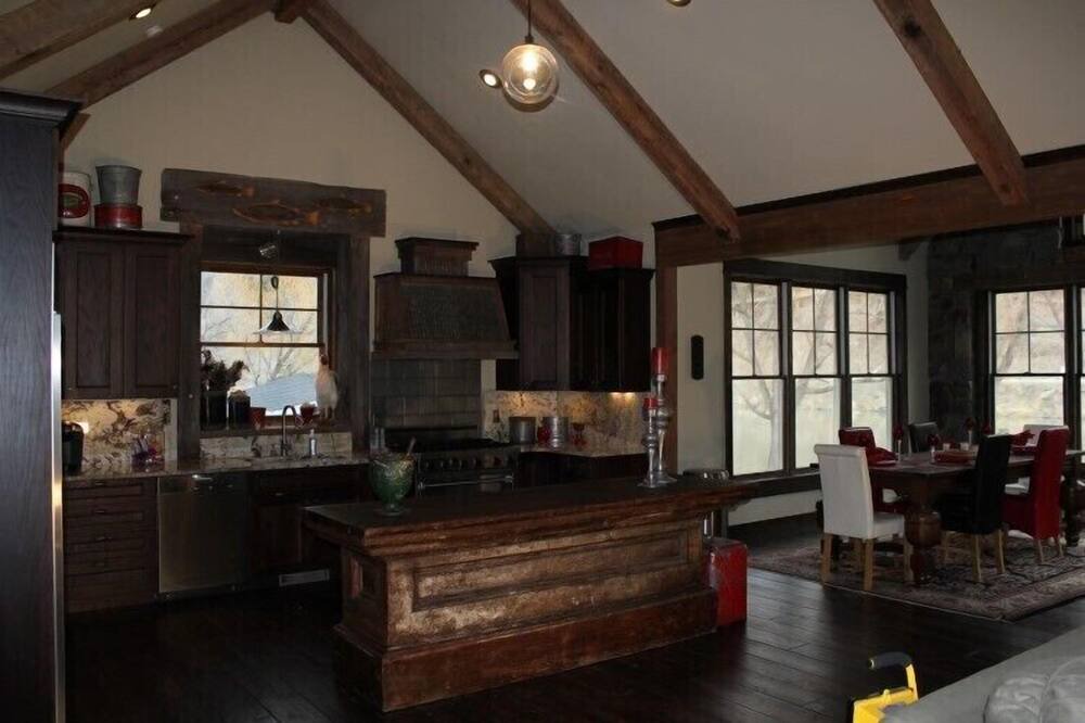 Photo of Bedroom in Cascade