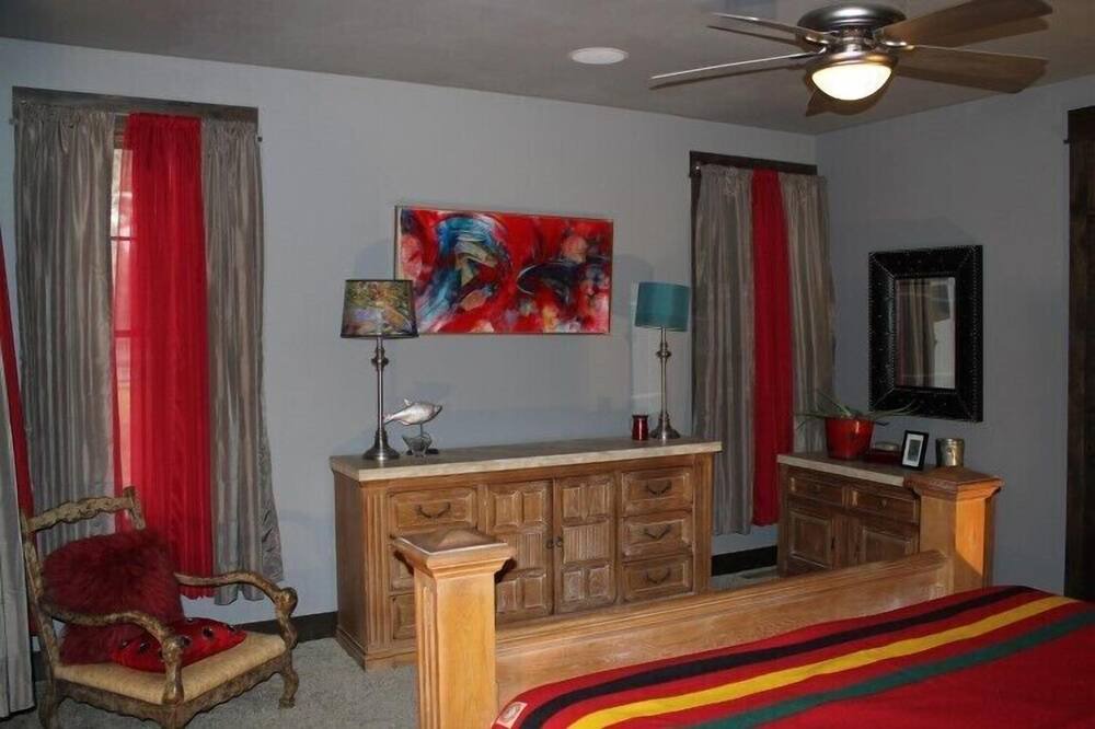 Photo of Bedroom in Cascade