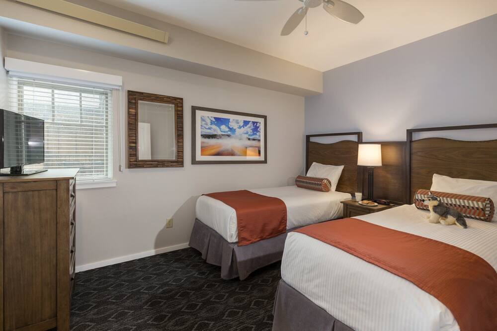 Photo of Bedroom in West Yellowstone