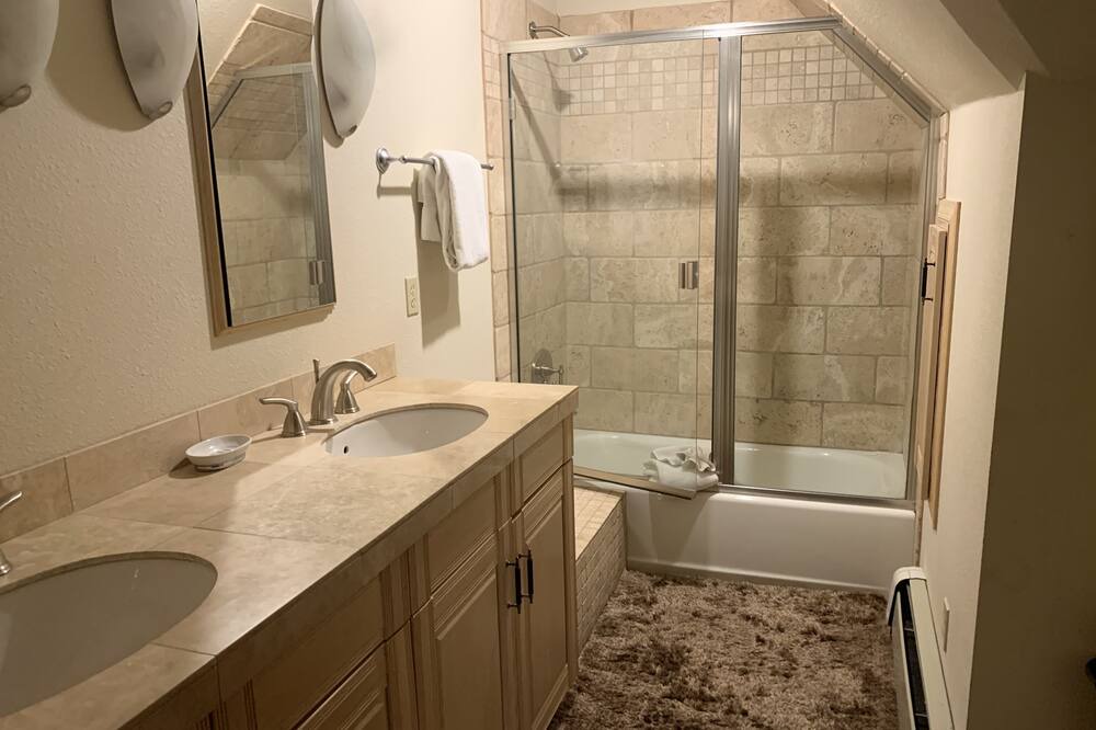 Photo of Bathroom in Warm Springs