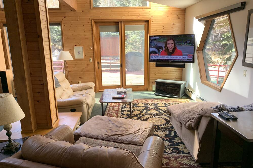 Photo of Bedroom in Warm Springs