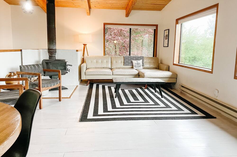 Photo of Livingroom in Bainbridge Island