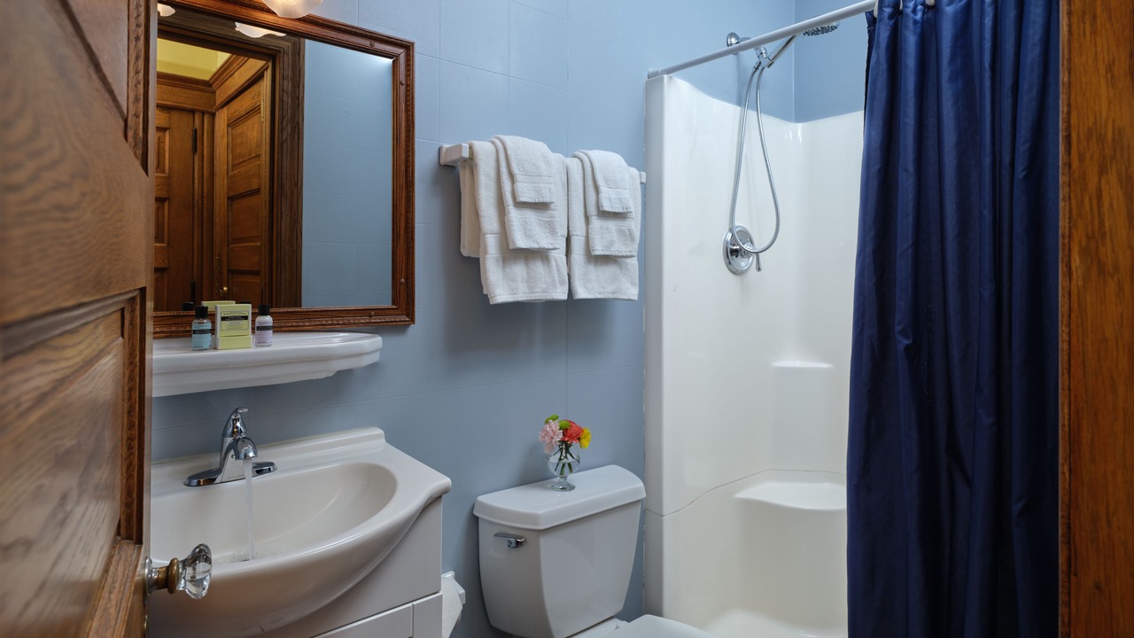 Photo of Bathroom in Gettysburg