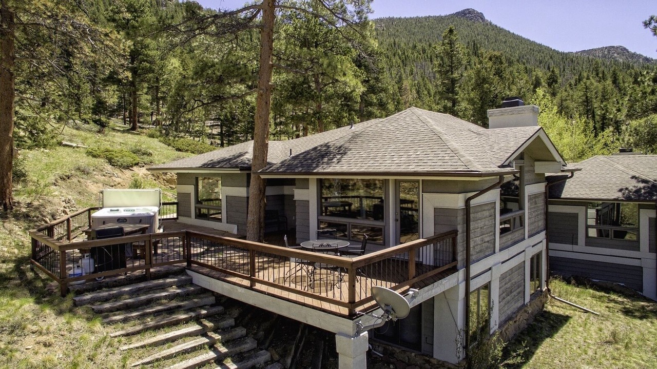 Photo of Outdoor in Windcliff Estates