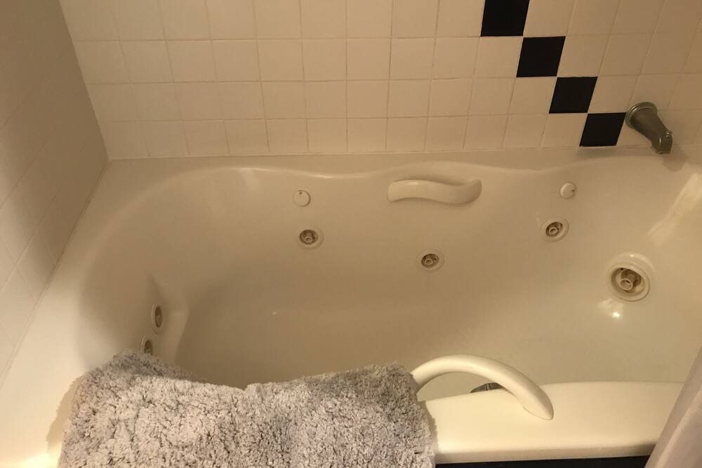 Photo of Bathroom in Gamaliel