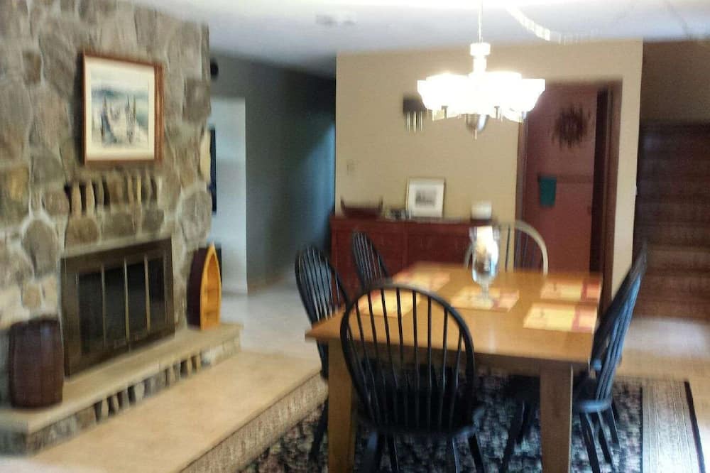 Photo of Livingroom in Treasure Lake
