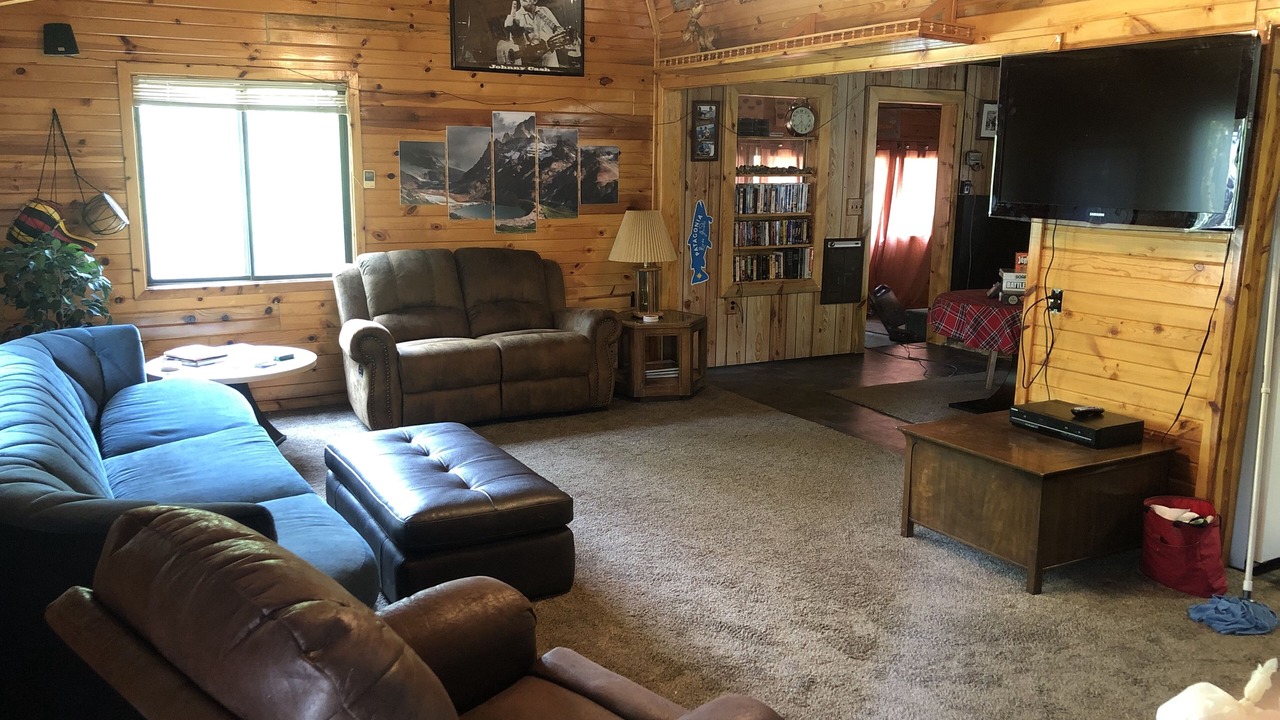 Photo of Livingroom in Last Chance