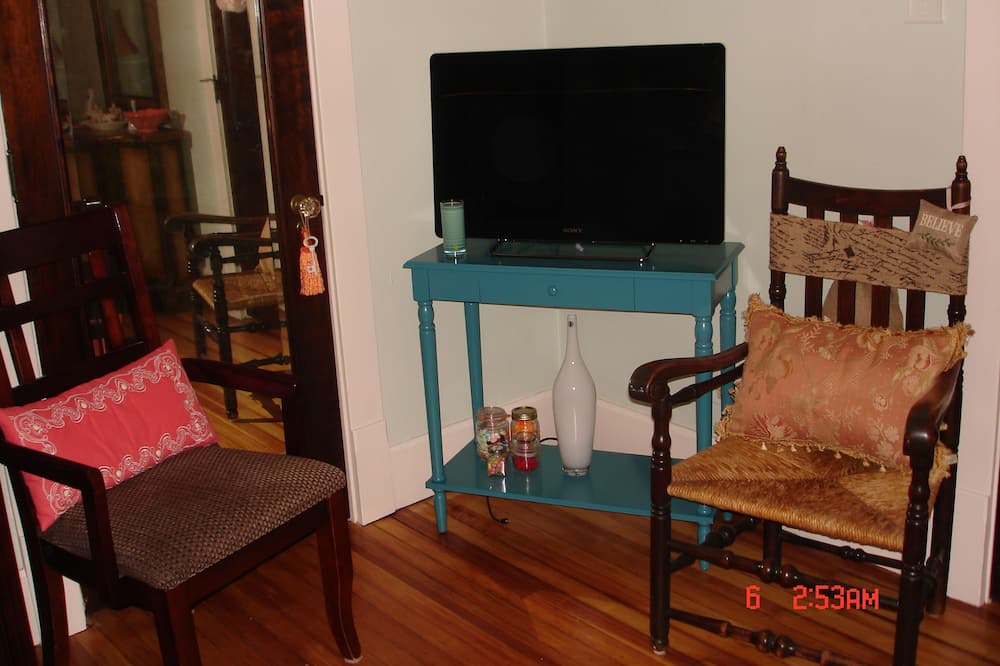 Photo of Livingroom in Johnstown