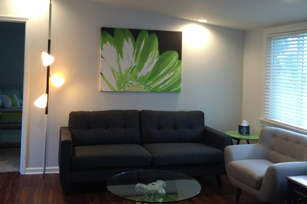 Photo of Livingroom in Lake Orion