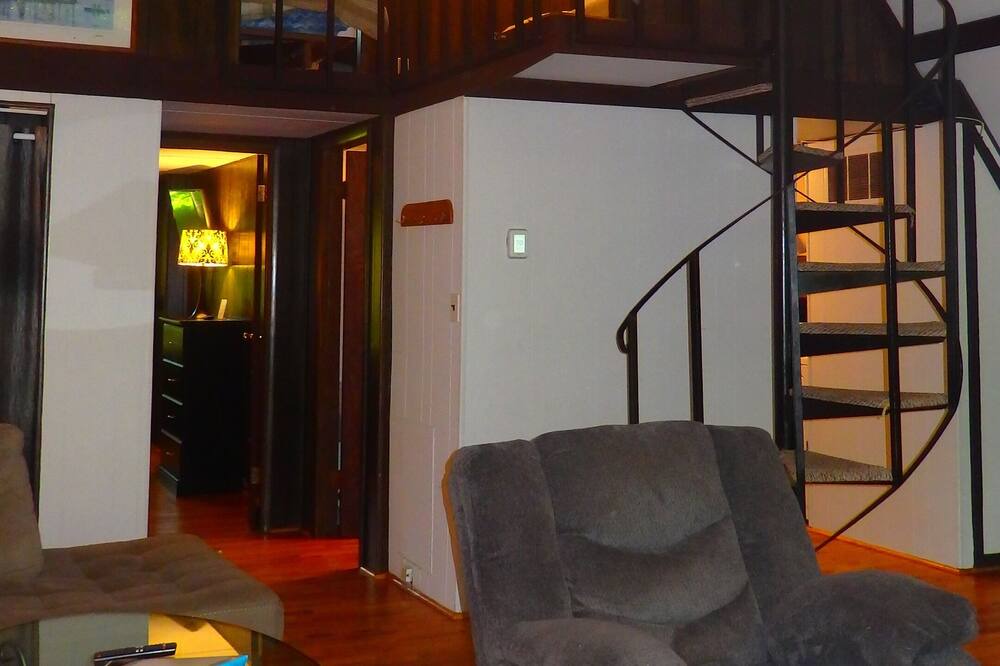 Photo of Livingroom in Treasure Lake