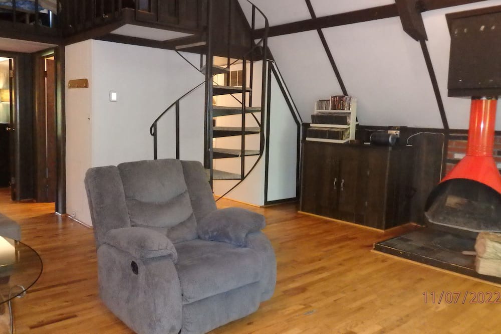 Photo of Livingroom in Treasure Lake
