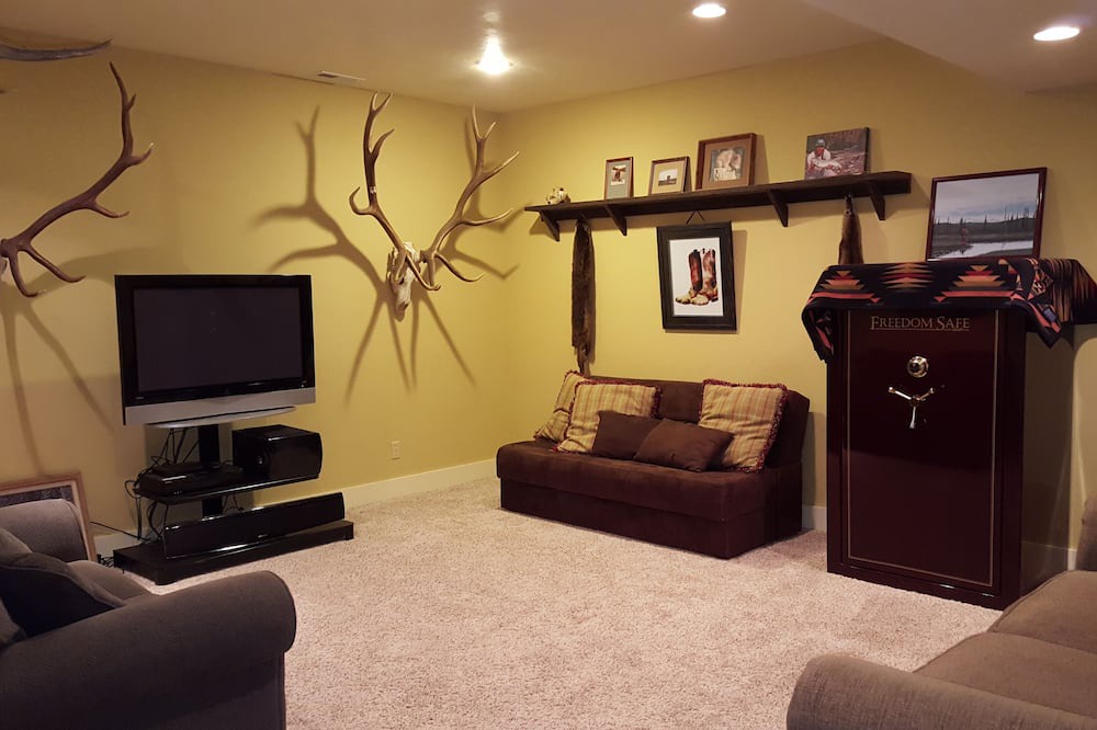 Photo of Bedroom in West Glacier