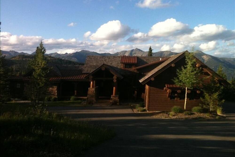 Photo of Outdoor in Spanish Peaks