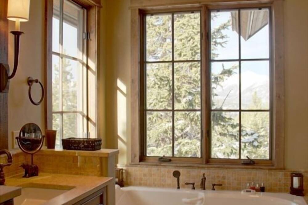 Photo of Bathroom in Spanish Peaks