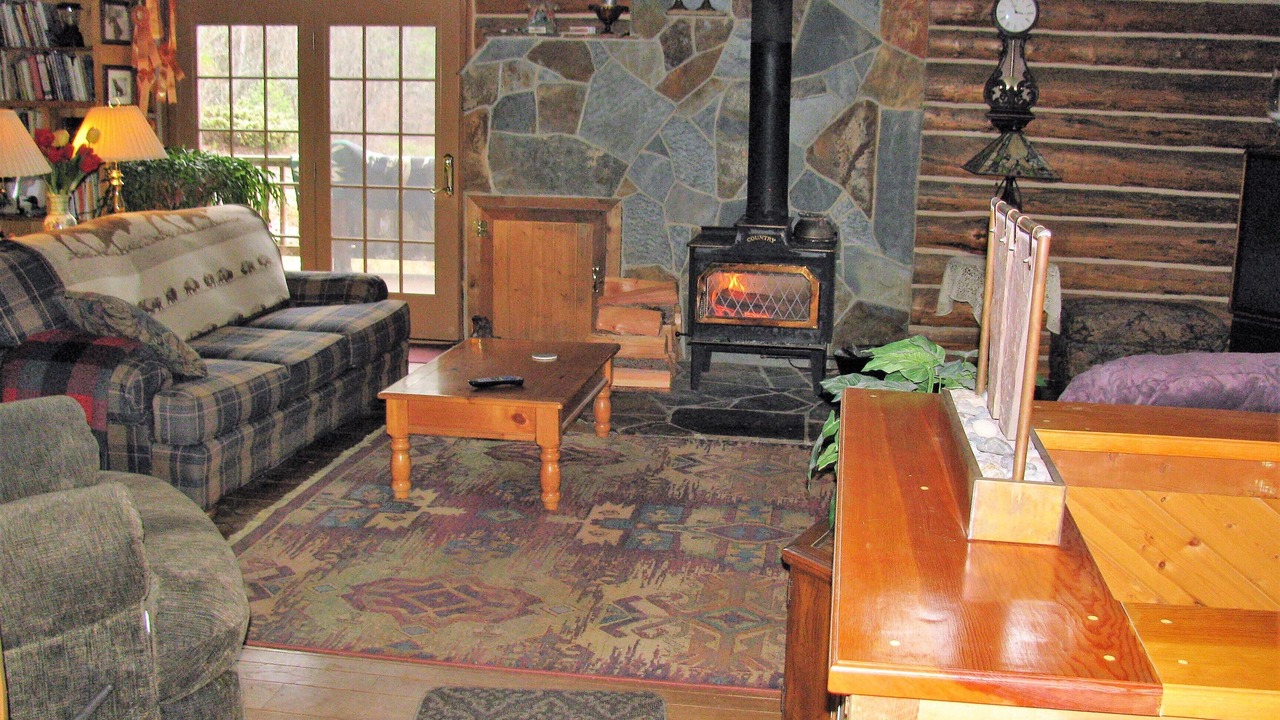 Photo of Livingroom in West Glacier