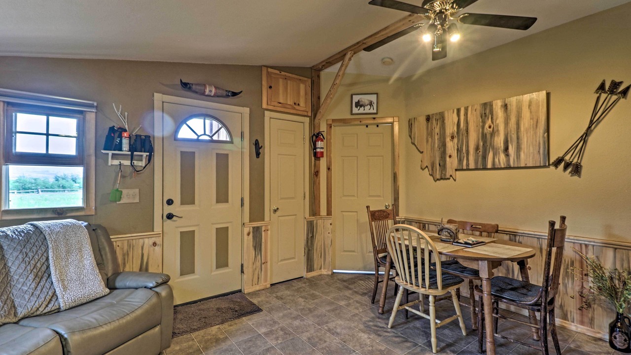 Photo of Livingroom in Babb