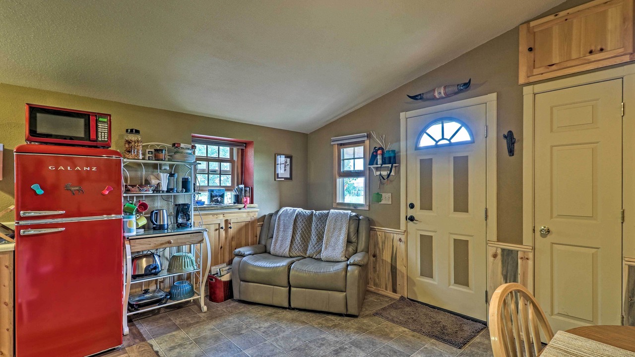 Photo of Livingroom in Babb
