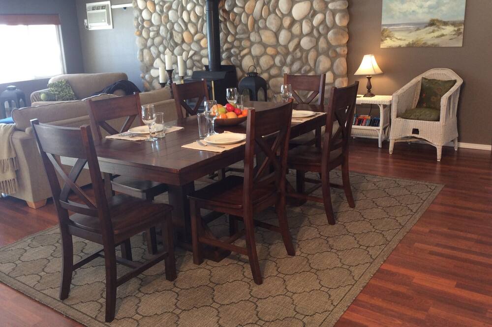 Photo of Livingroom in Newport