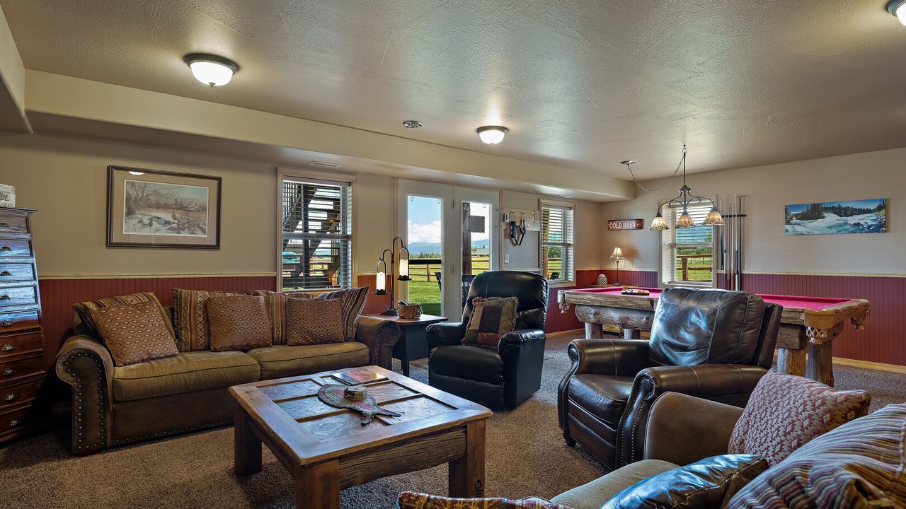 Photo of Livingroom in Victor
