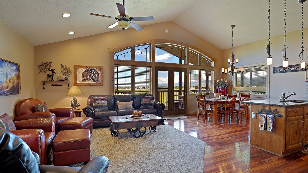 Photo of Livingroom in Victor