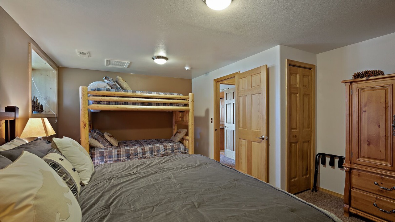 Photo of Bedroom in Victor