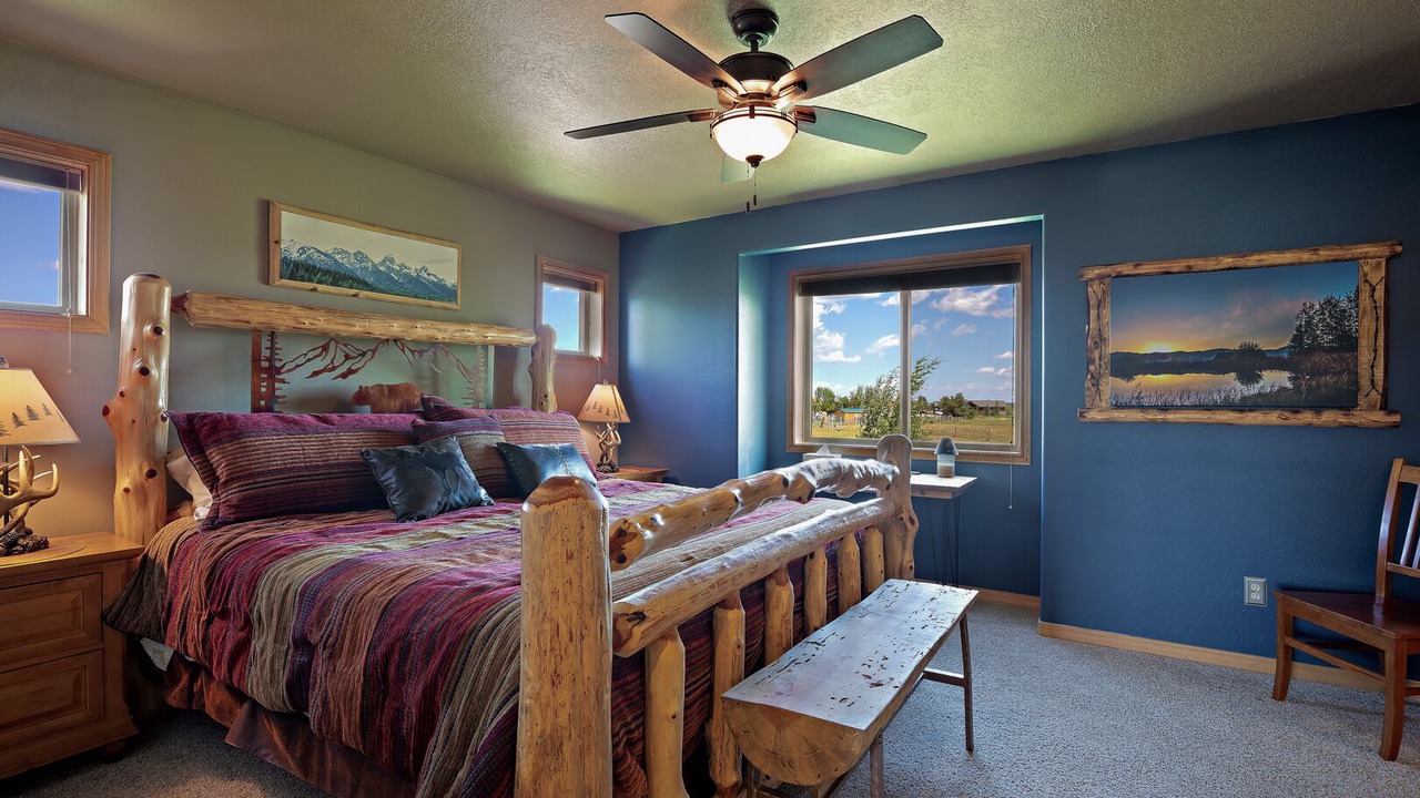 Photo of Livingroom in Victor
