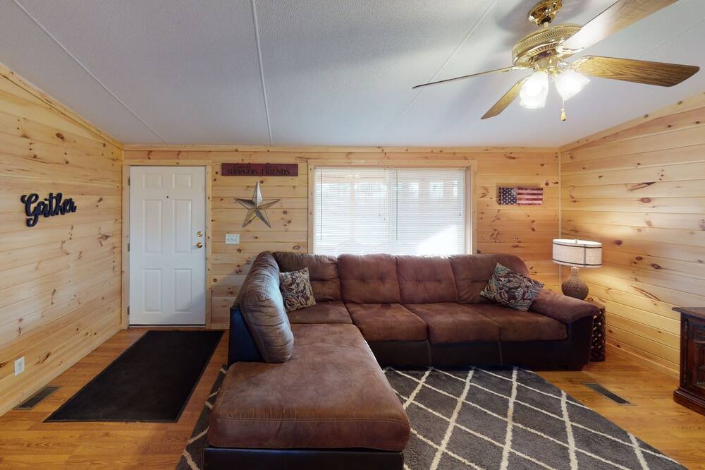 Photo of Bedroom in Nelsonville
