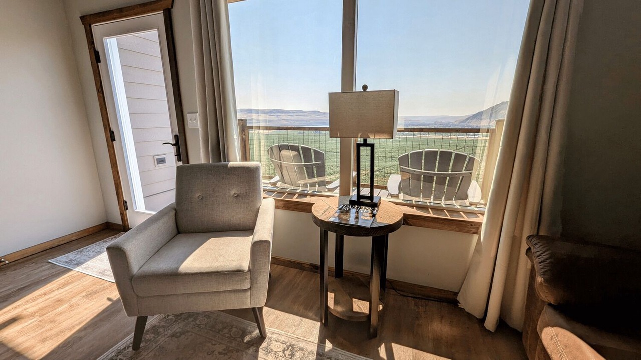 Photo of Livingroom in Brewster